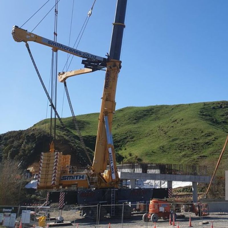 A Liebherr LTR 11200 crane like this one was used on the project.